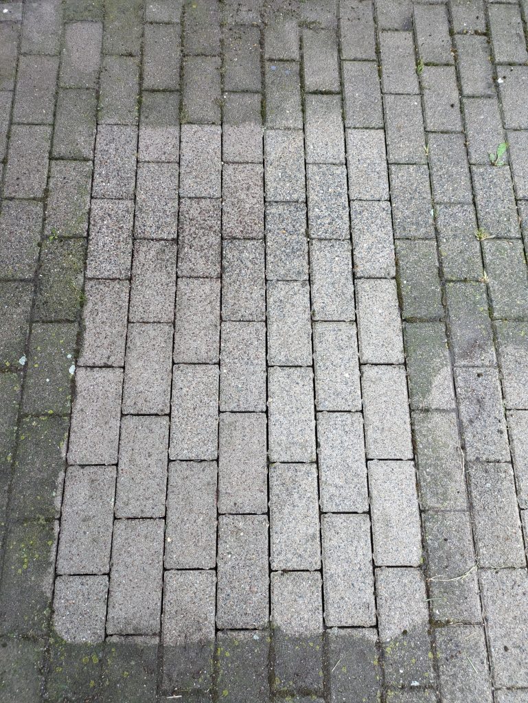 Eziclean® Hydroforce 165 Hochdruckreiniger Gehweg nach der Reinigung