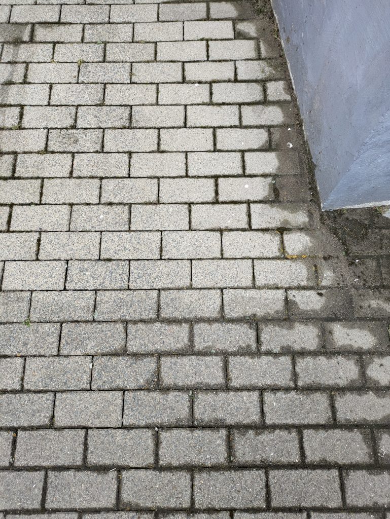 Nilfisk E 145.4-9 X-TRA PAD Hochdruckreiniger Terrassenreiniger nach der Reinigung trocken