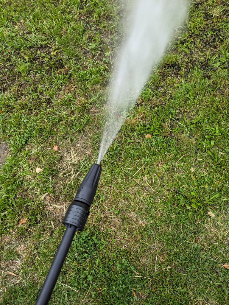 Fräse des Eziclean® Hydroforce 165 Hochdruckreinigers im Einsatz