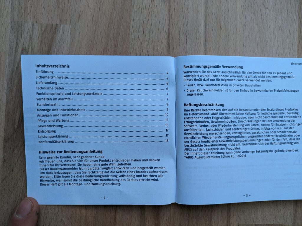 Geöffnetes Inhaltsverzeichnis des Abus RWM 150 Rauchmelders
