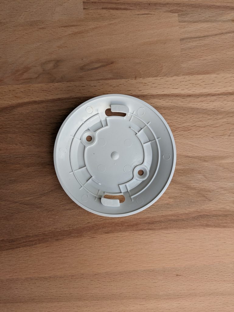 Halterung des Aegislink S500 Rauchmelders