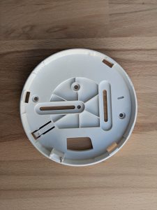 Halterung des Ei Electronics Ei650 Rauchmelders