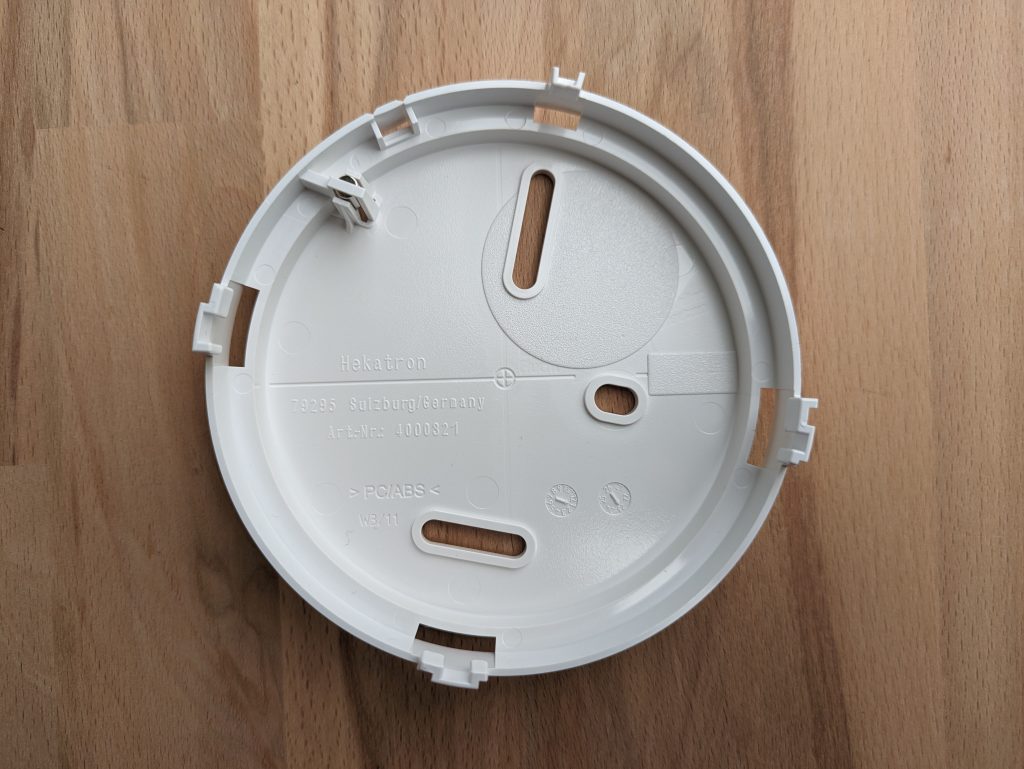Halterung des Hekatron Genius Plus Rauchmelders