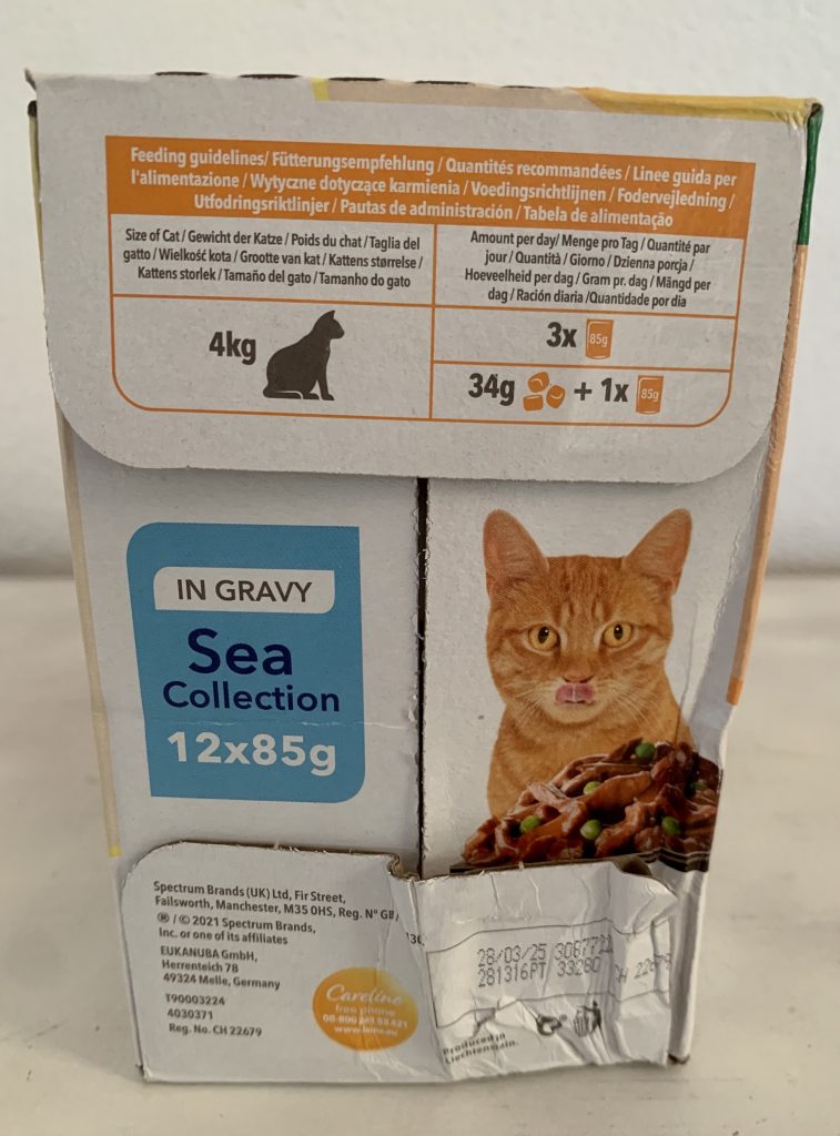 IAMS Delights Sea Collection Katzenfutter Karton von der Seite mit Fütterungsempfehlung