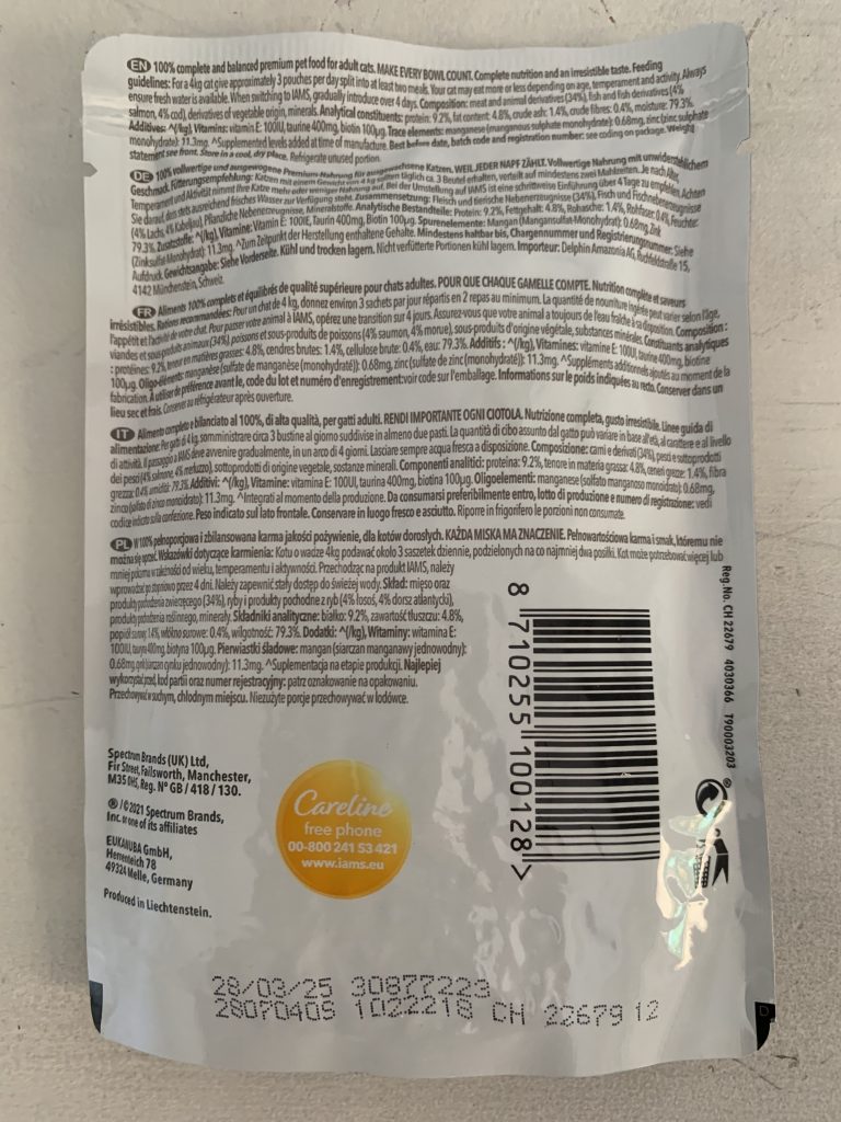 IAMS Delights Sea Collection Katzenfutter Lachs Beutel von hinten mit Inhaltsstoffen