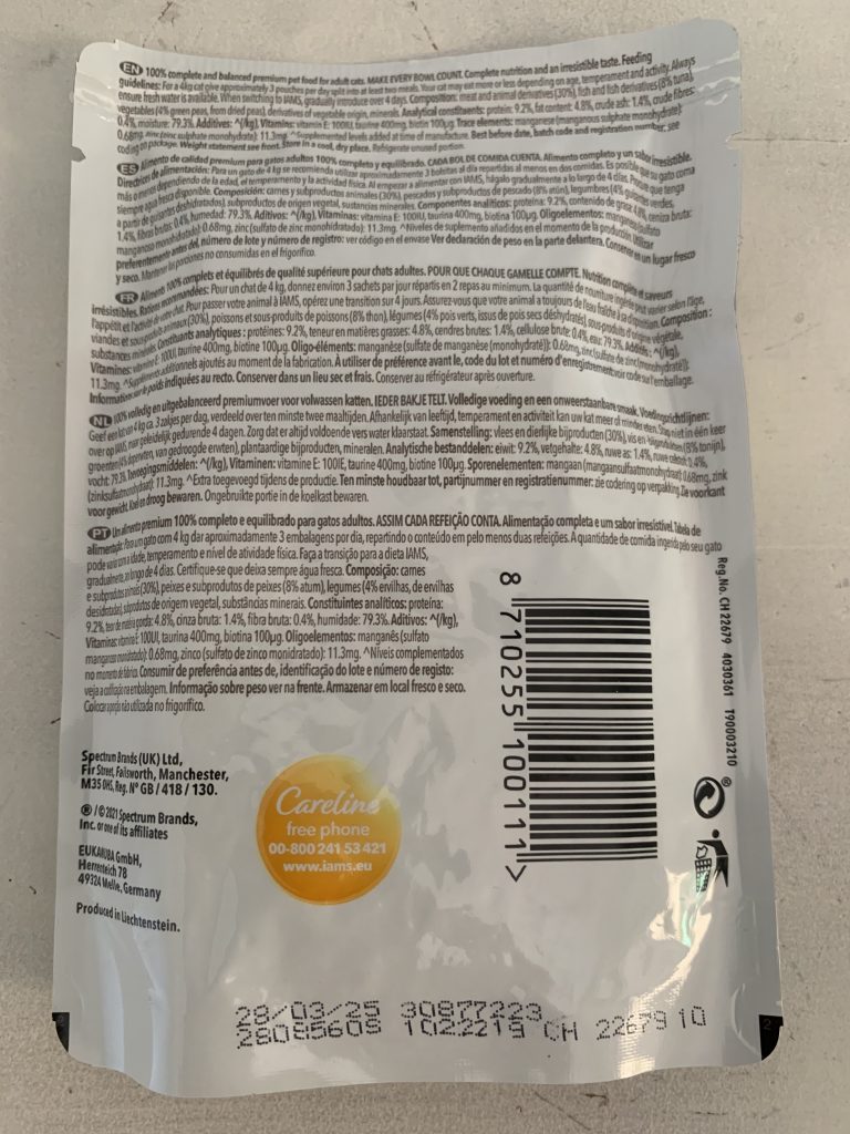 IAMS Delights Sea Collection Katzenfutter Thunfisch beutel von hinten mit Inhaltsstoffen