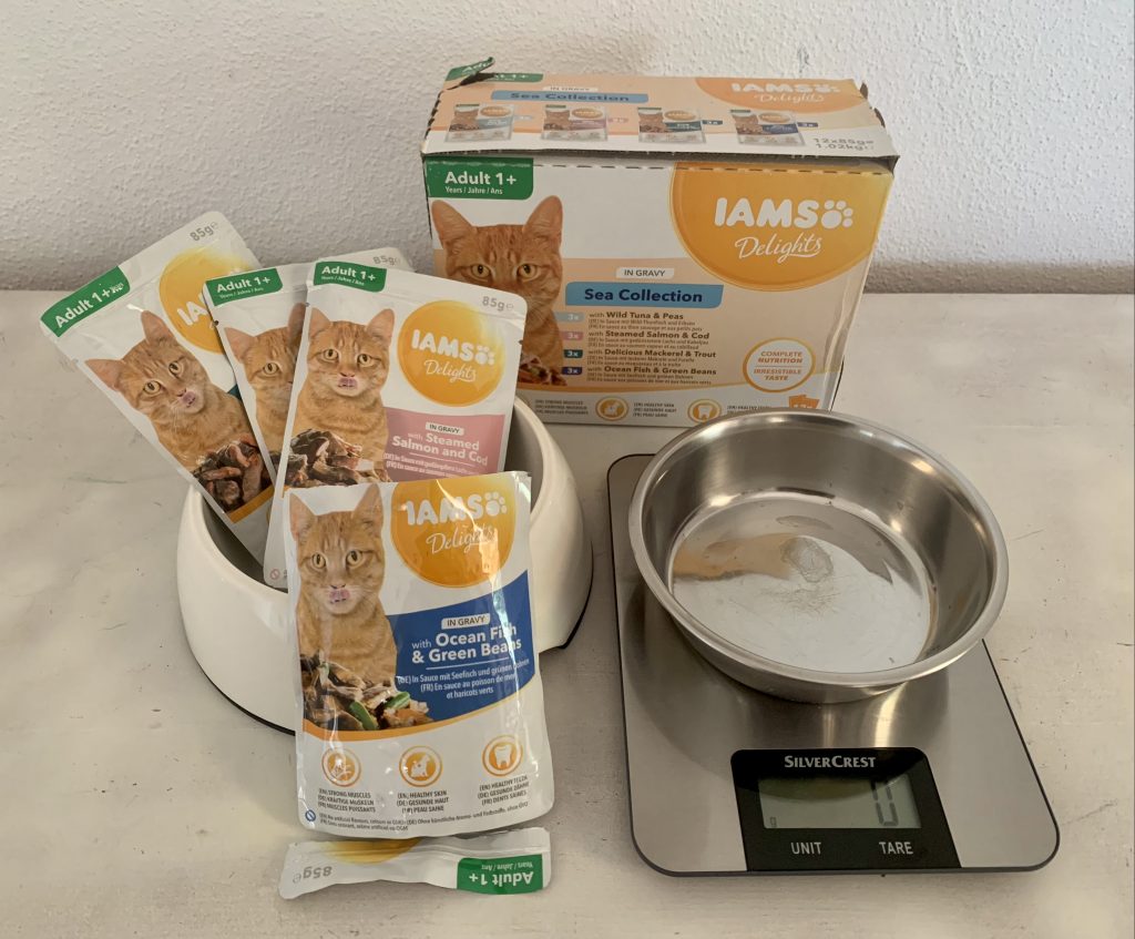 IAMS Delights Sea Collection Katzenfutter geöffnete Verpackung
