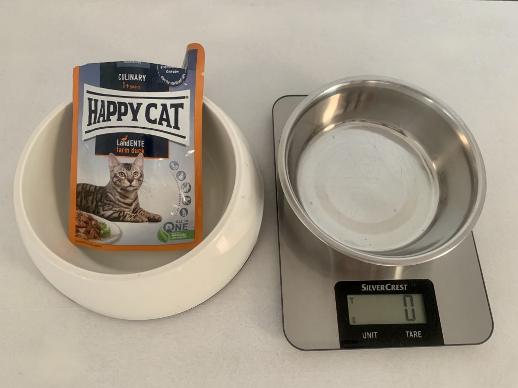 Happy Cat Culinary Meat in Sauce Land Ente Katzenfutter geöffneter Beutel