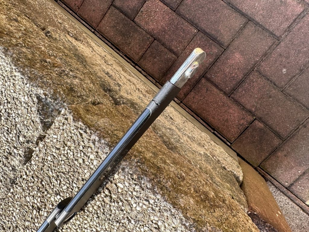 Kratzspuren am Stab nach dem Sägetest