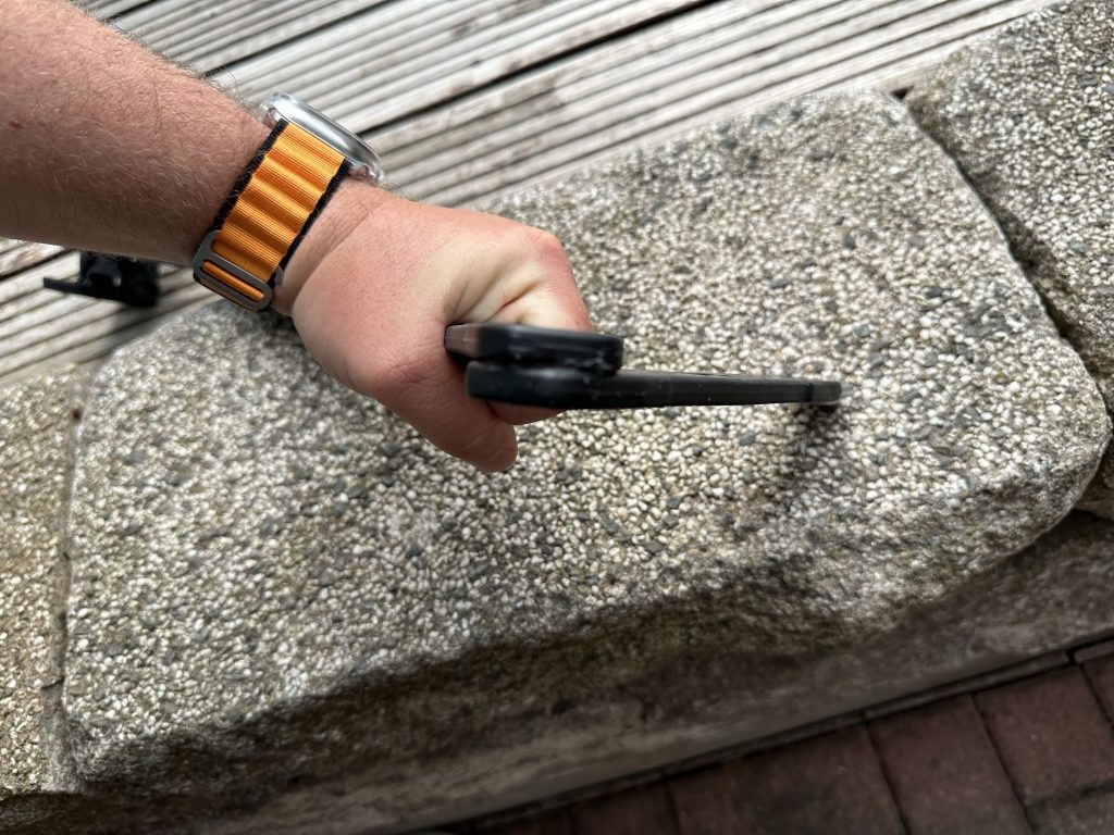 Spuren des Metallsägeeinsatzes