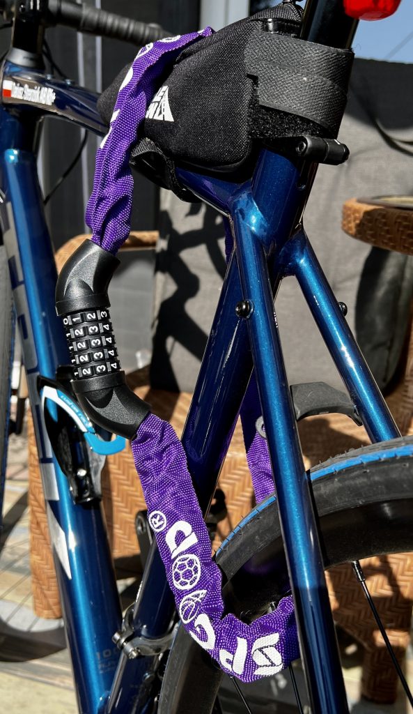 Fahrradschloss am Fahrrad angeschlossen