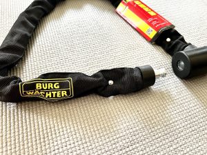 Fahrradschloss offen und ausgefaltet