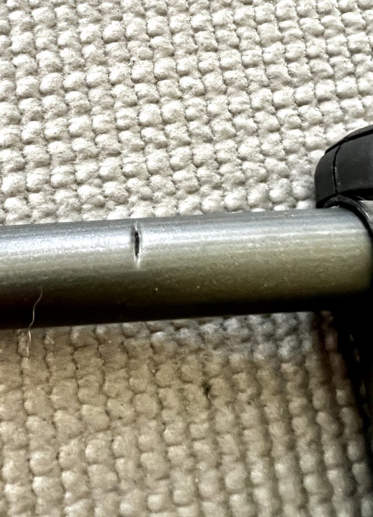 Leichte Spuren nach dem Bolzenschneider-Test sichtbar