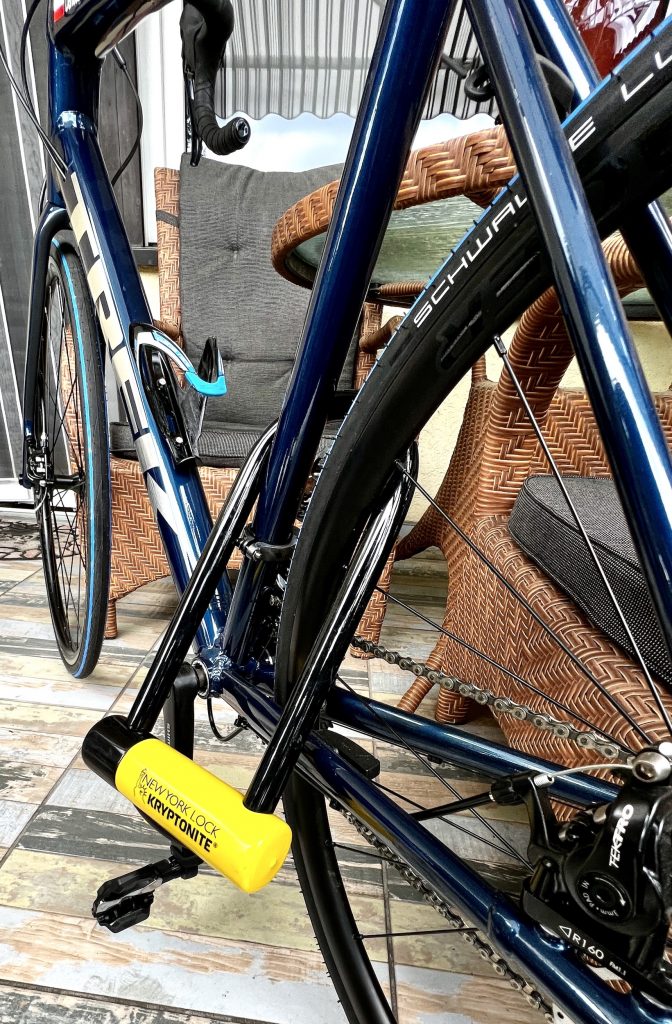 Fahrradschloss am Fahrrad angeschlossen