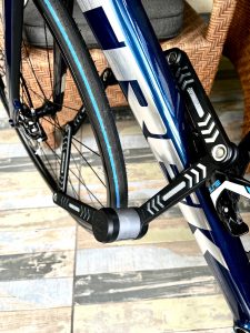 Fahrradschloss am Fahrrad angeschlossen