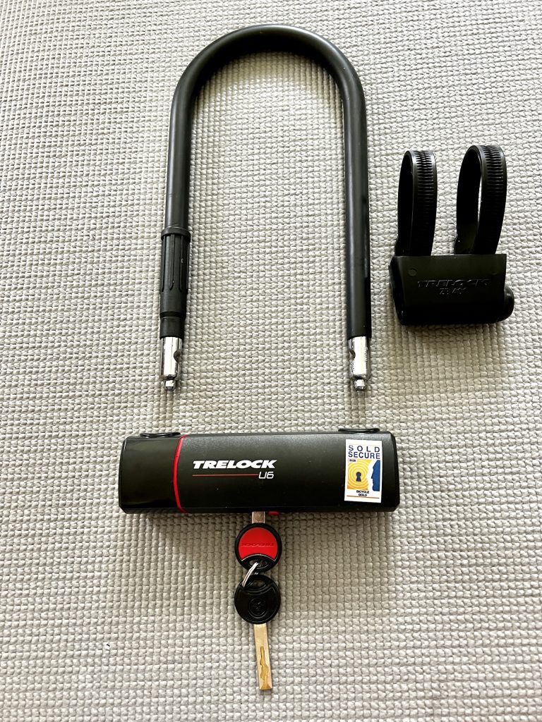 Fahrradschloss geöffnet mit gestecktem Schlüssel