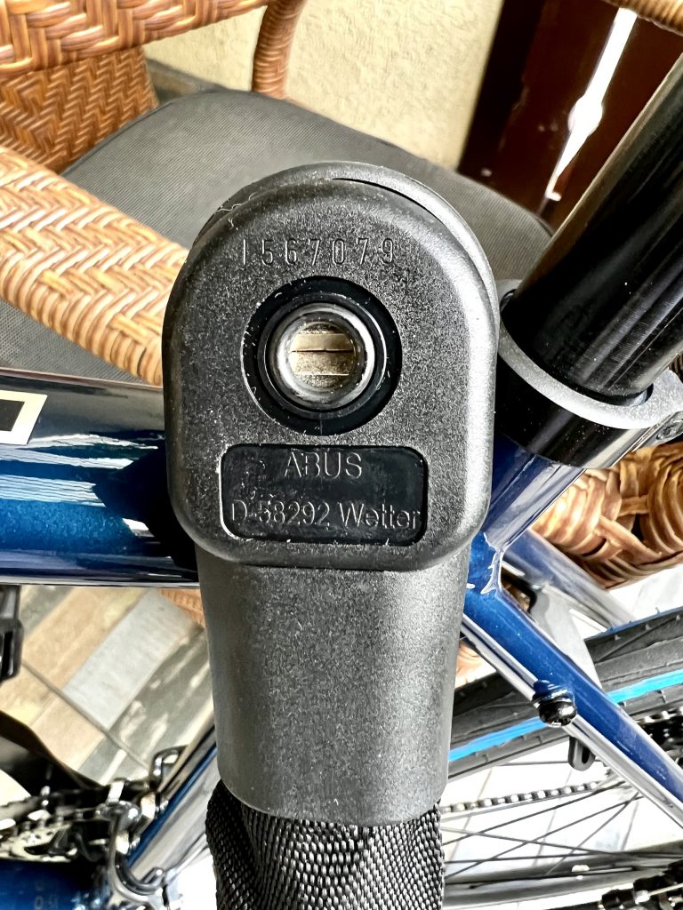 Fahrradschloss am Fahrrad angeschlossen