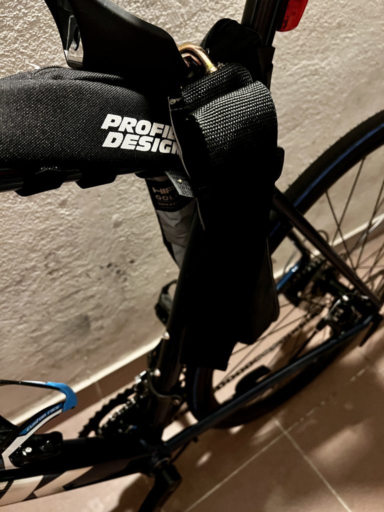 Fahrradschloss am Fahrrad angeschlossen