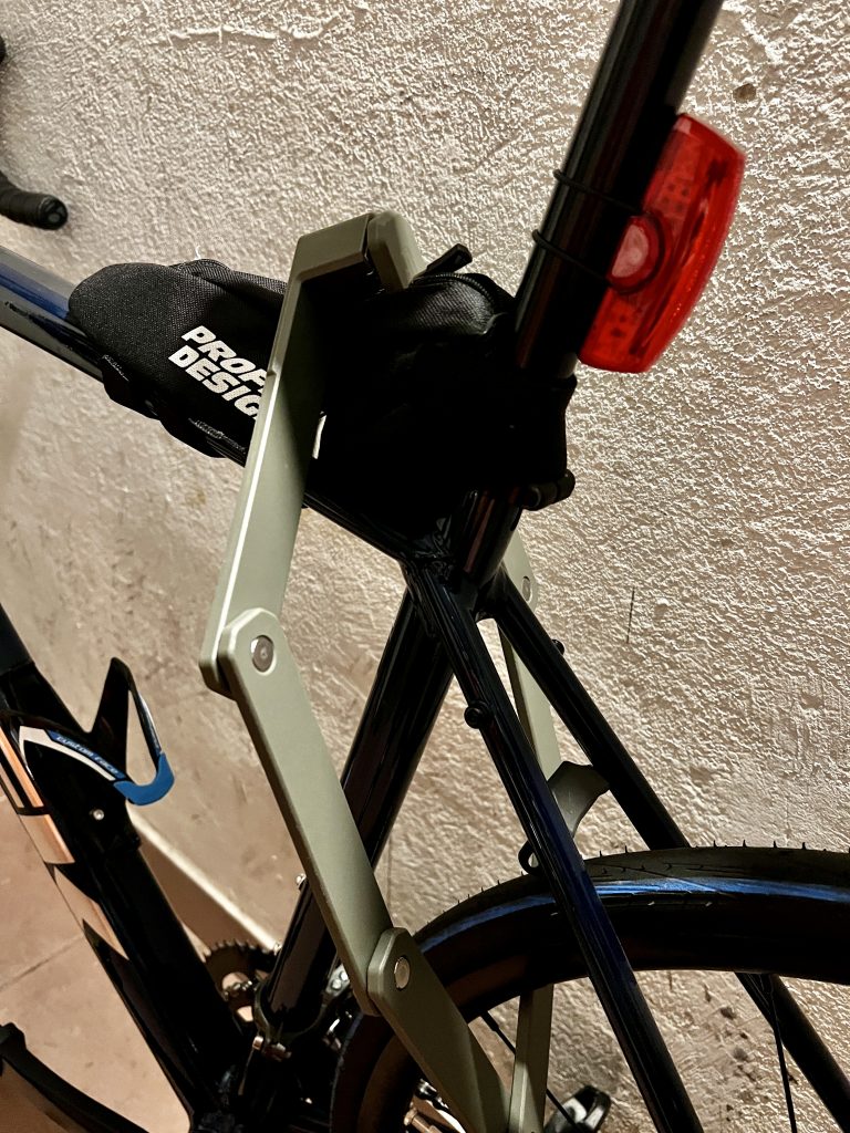 Fahrradschloss am Fahrrad angeschlossen