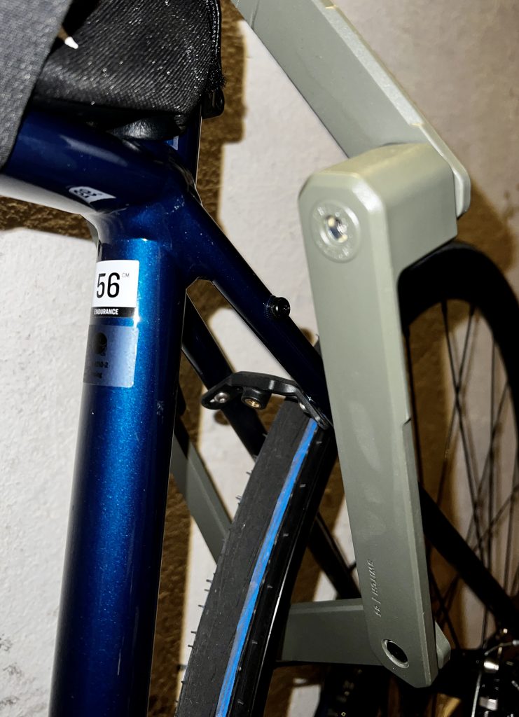 Fahrradschloss am Fahrrad angeschlossen (Nahaufnahme)