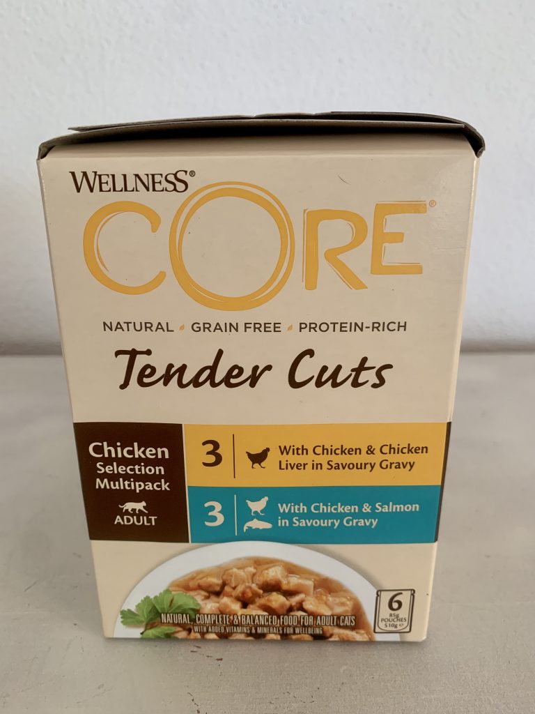 Wellness CORE Tender Cuts Chicken Selection Multipack Katzenfutter Verpackung von der Seite 1
