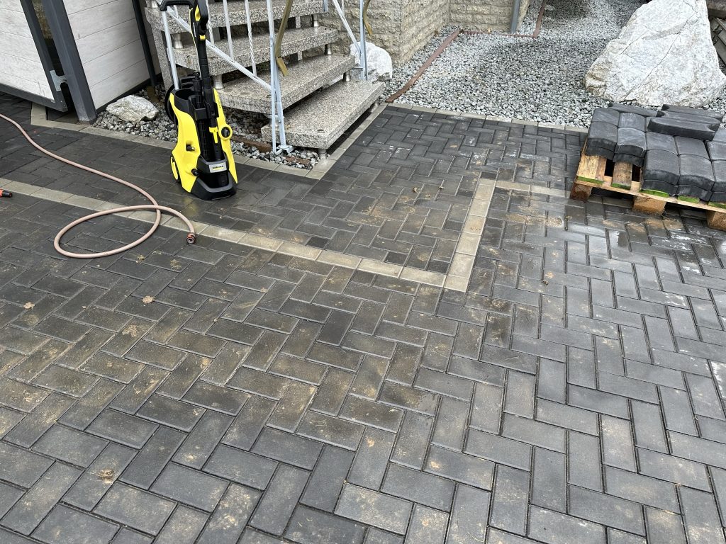 Kärcher K5 Hochdruckreiniger Terrase vor der Reinigung drittes Bild
