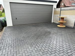 Kärcher K5 Hochdruckreiniger Terrasse gereinigt drittes Bild