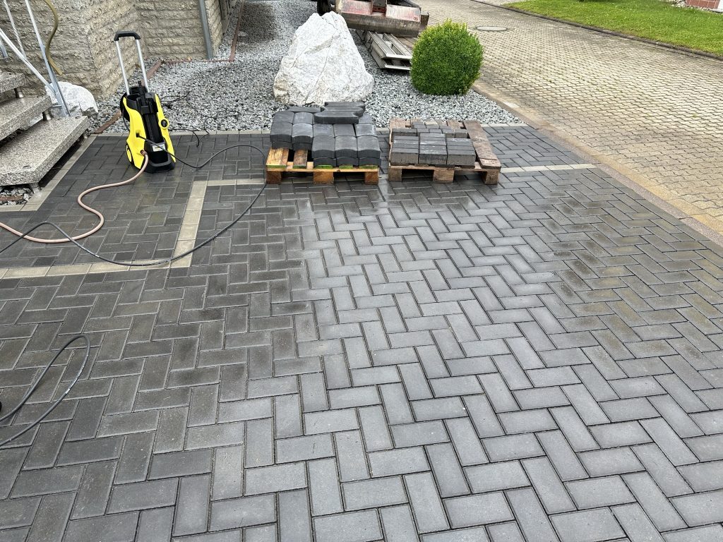 Kärcher K5 Hochdruckreiniger Terrasse gereinigt zweites Bild