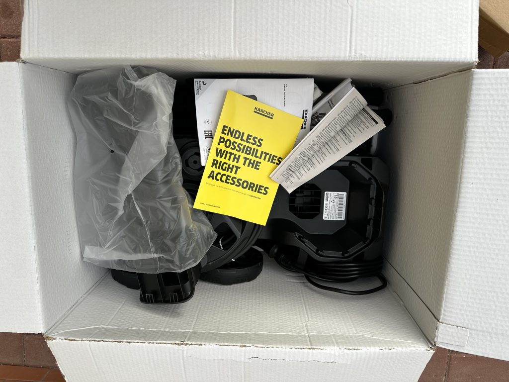 Kärcher K5 Hochdruckreiniger Verpackung geöffnet