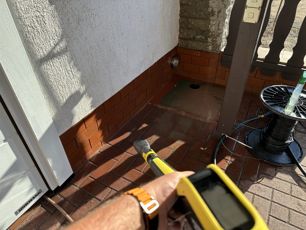 Kärcher K5 Hochdruckreiniger im Anschlag