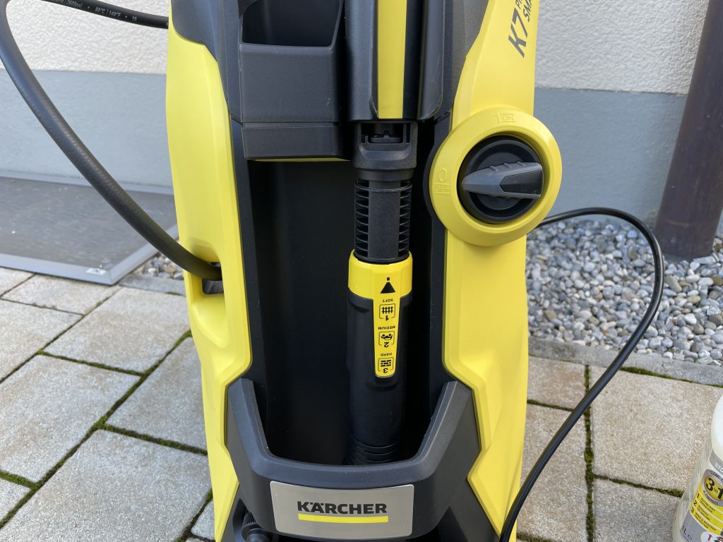 Kärcher K7 Hochdruckreiniger mit eingesteckter Lanze