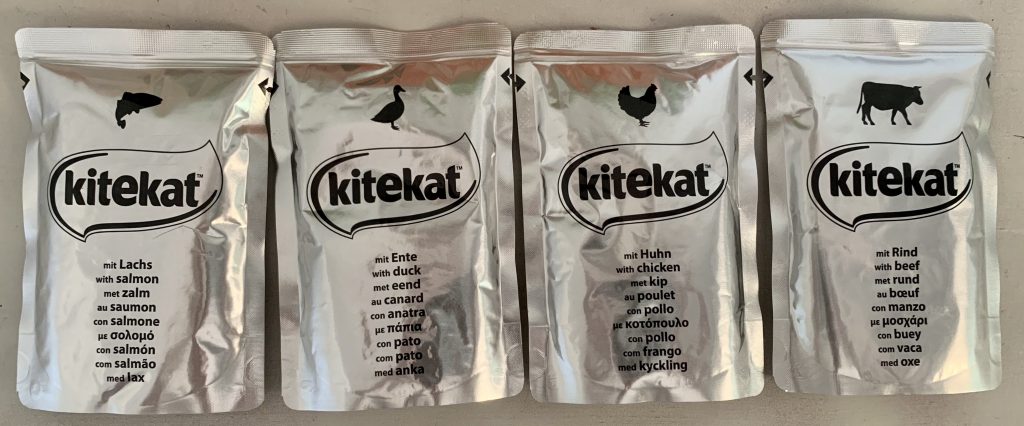 Kitekat Bunte Vierfalt in Sauce Katzenfutter vier Sorten ausgepackt