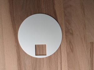 Klebehalterung des Hekatron Genius Plus Rauchmelders