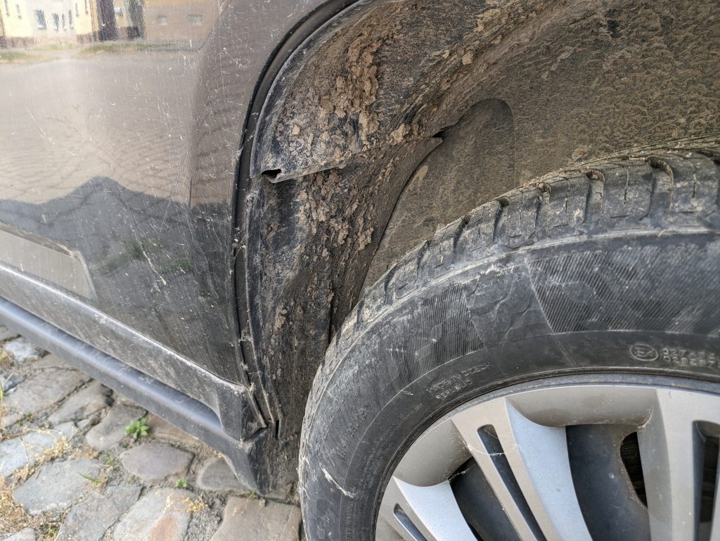 Kränzle K 1050 TS Hochdruckreiniger hinterer Radkasten vor der Reinigung