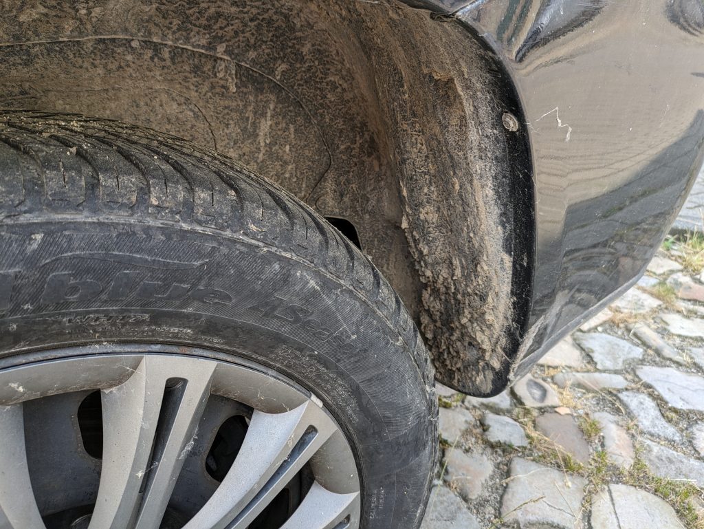 Kränzle K 1050 TS Hochdruckreinigr vorderer Radkasten vor der Reinigung