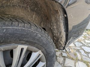 Kränzle K 1050 TS Hochdruckreinigr vorderer Radkasten vor der Reinigung