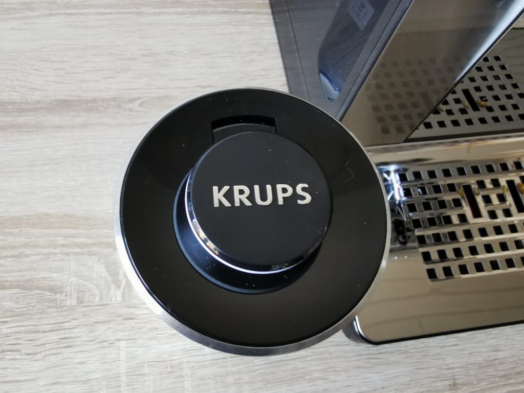 Krups Intuition Experience Plus Kaffeevollautomat Milchbehälter von oben