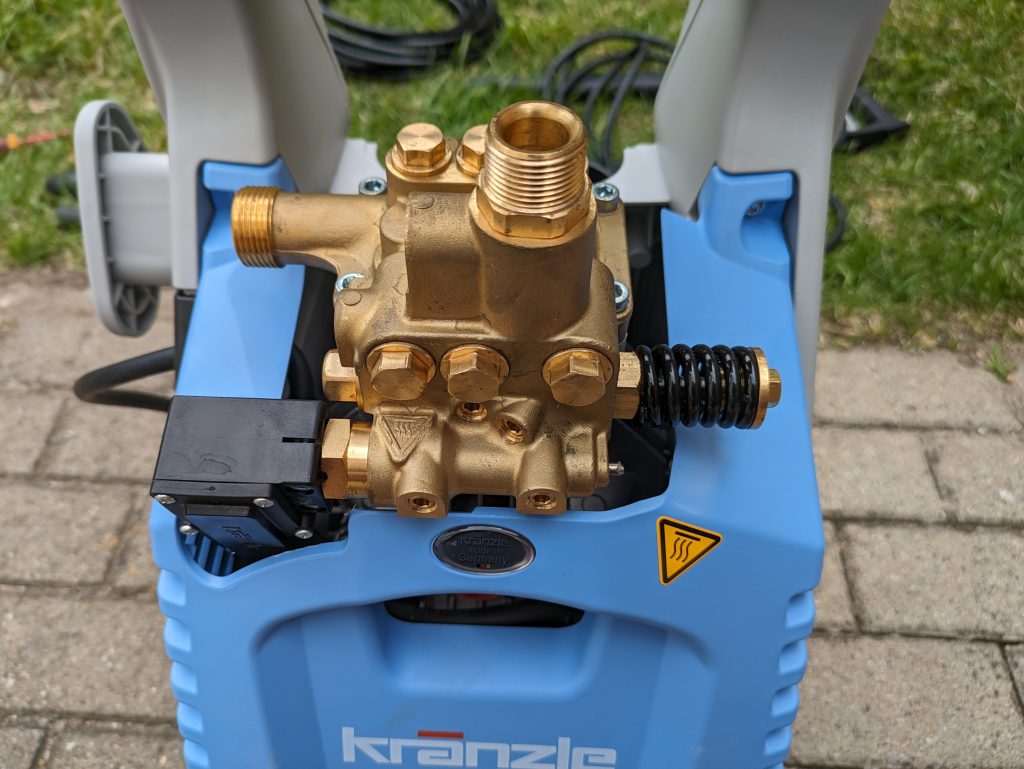 Messingpumpenblock des Kränzle K 1050 TS Hochdruckreinigers