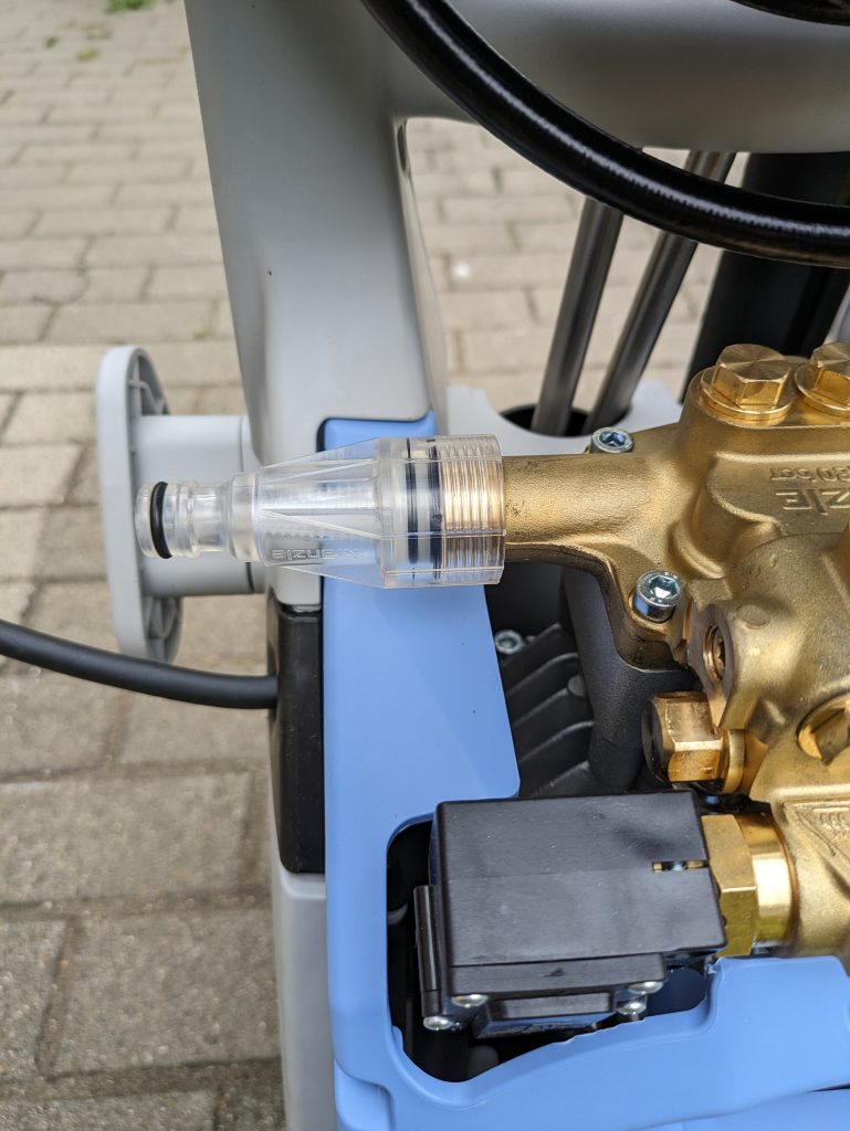 Montierter Wasserfilter des Kränzle K 1050 TS Hochdruckreinigers
