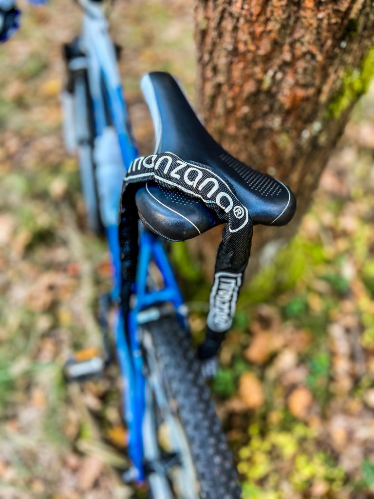 Fahrradschloss am Fahrrad angeschlossen