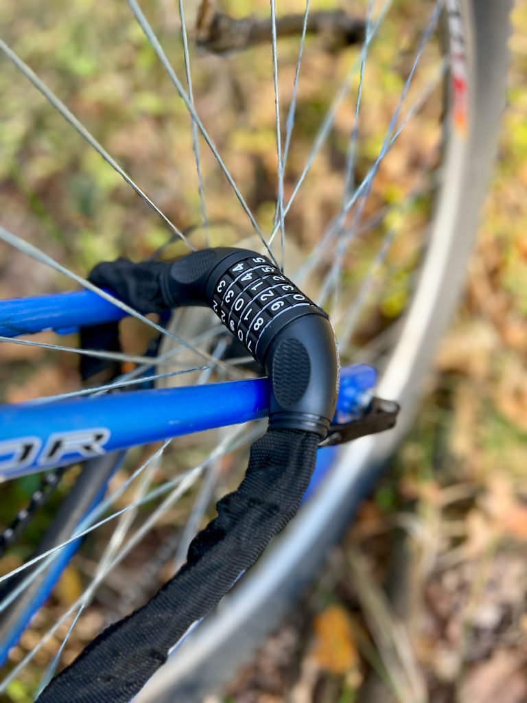 Fahrradschloss am Fahrrad angeschlossen