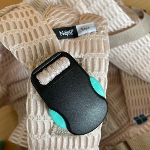 Najell Rise Babytrage Magnetschnalle