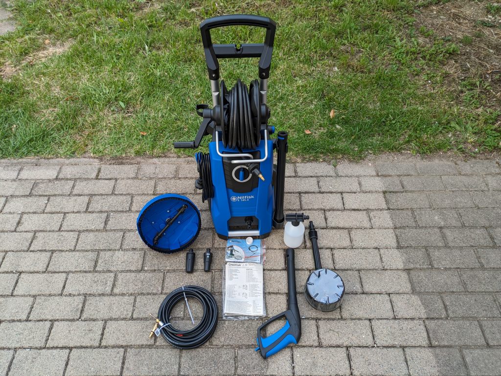 Nilfisk E 145.4-9 X-TRA PAD Hochdruckreiniger Lieferumfang