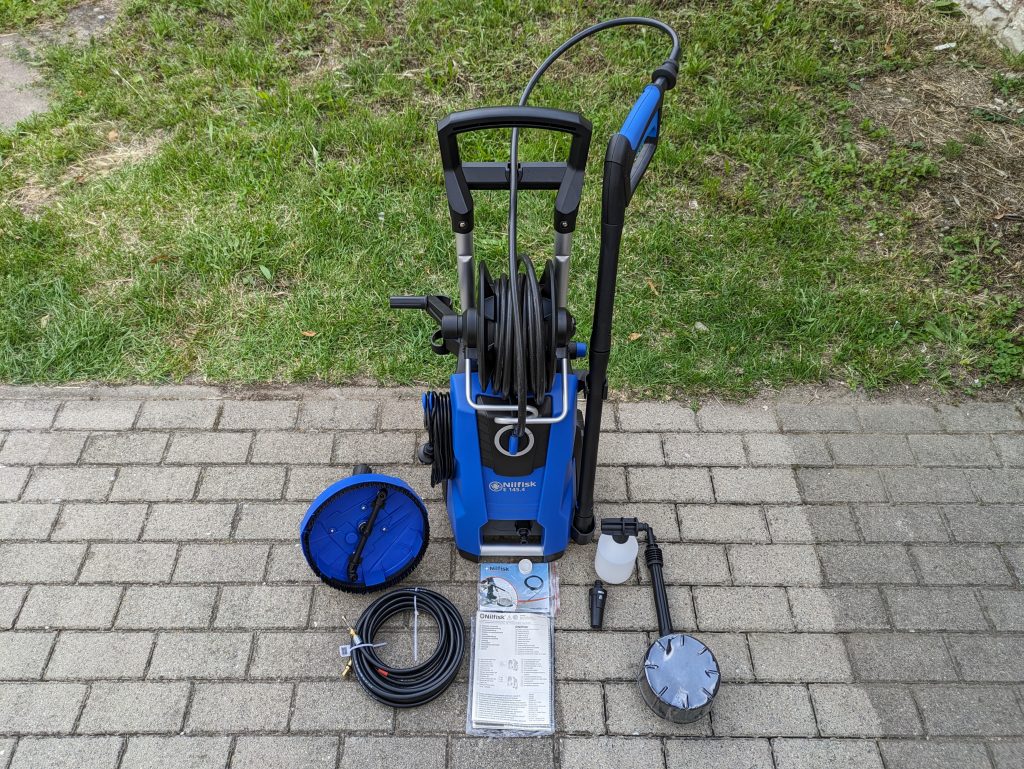 Nilfisk E 145.4-9 X-TRA PAD Hochdruckreiniger Lieferumfang Produktbild