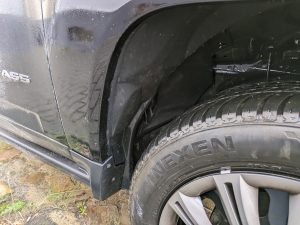 Nilfisk E 145.4-9 X-TRA PAD Hochdruckreiniger hinterer Radkasten nach der Reinigung