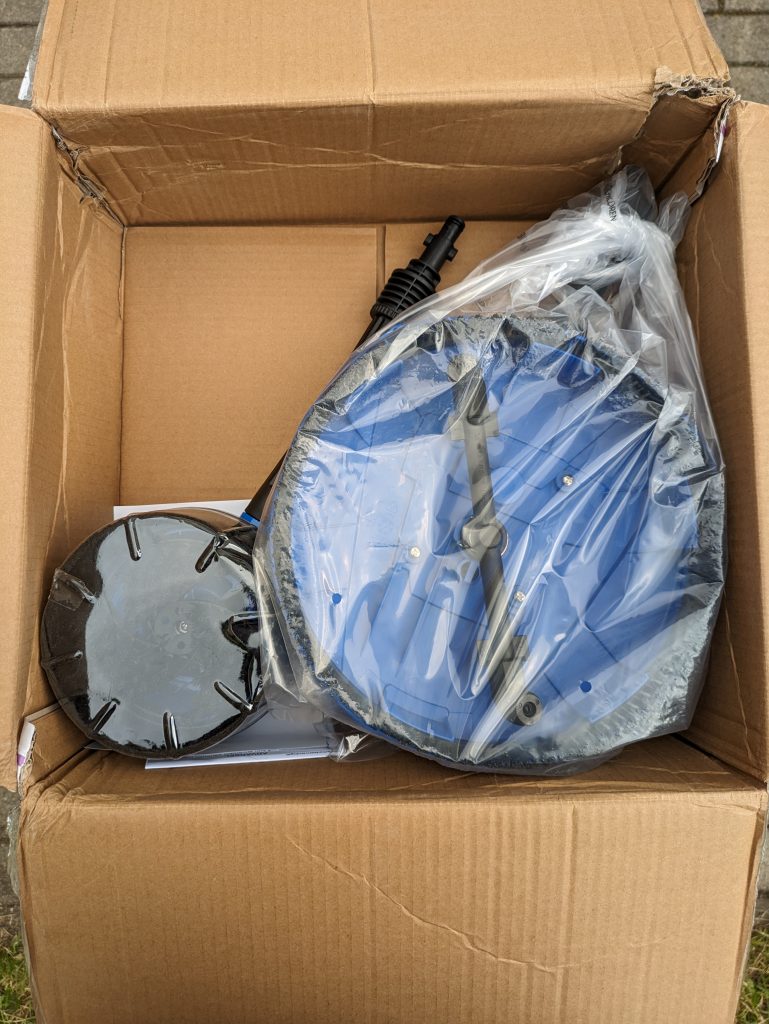 Nilfisk E 145.4-9 X-TRA PAD Hochdruckreiniger obere Verpackung geöffnet