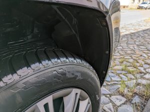 Nilfisk E 145.4-9 X-TRA PAD Hochdruckreiniger vorderer Radkasten nach der Reinigung