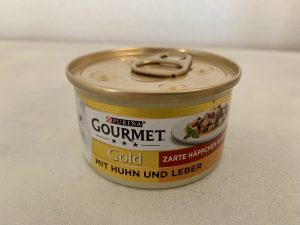 PURINA GOURMET Gold Zarte Häppchen in Sauce mit Lachs und Huhn Katzenfutter Dose von vorne