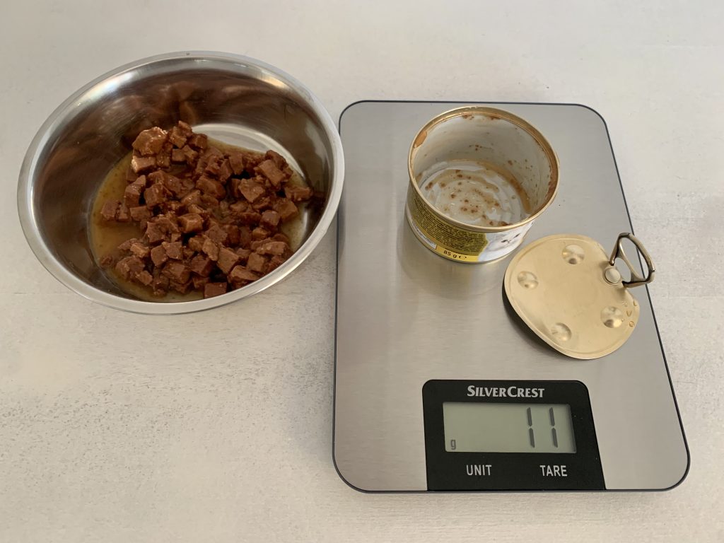PURINA GOURMET Gold Zarte Häppchen in Sauce mit Lachs und Huhn Katzenfutter Gewicht Dose ohne Inhalt