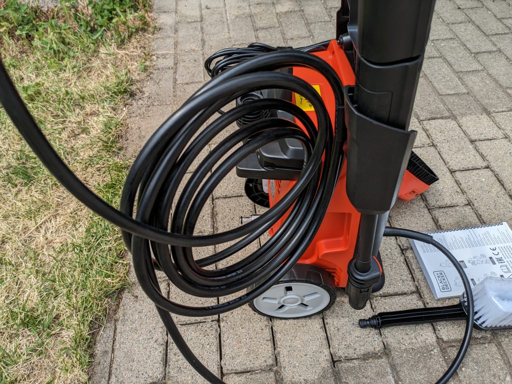 Schlauchhalterung des Black + Decker BXPW 1600PE Hochdruckreinigers Nahansicht